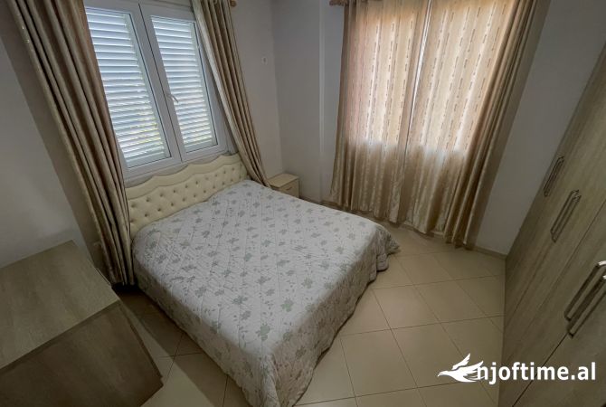 Shtepi me qera Duplex(shtepi me 2 kate) ne Tirane, 5+1, Mobilimi Pjeserisht e mobiluar, Pagesa 2,500  Euro.