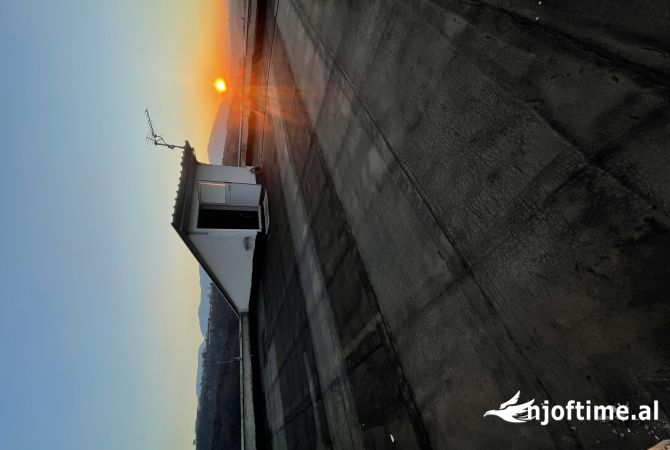 Shtepi me qera 5+1 ne Tirane - 2,500 Euro
