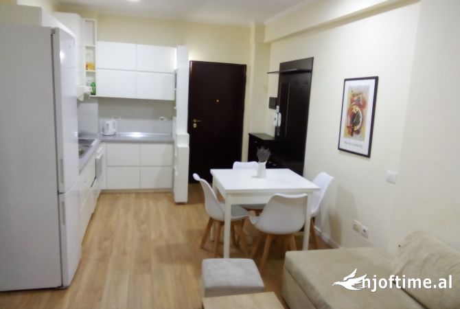 Shtepi me qera 2+1 ne Tirane - 60,000 Leke