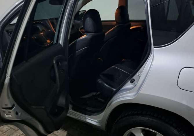 Cars for sale in Tirana, Toyota, 2011 Diesel,Kambio Manual Payment 9,800  Euro.