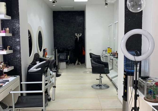 Jepet me qera ambjenti ne Bllok 