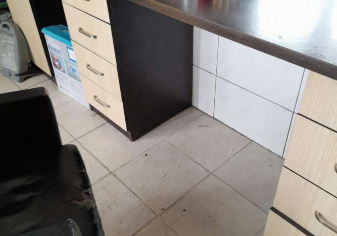Pajisje biznesi ne shitje  ne Tirane - 20,000 Leke