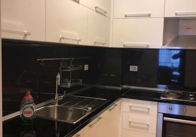 Shtepi me qera Apartament ne Tirane, 2+1, Mobilimi E mobiluar, Pagesa 550  Euro.