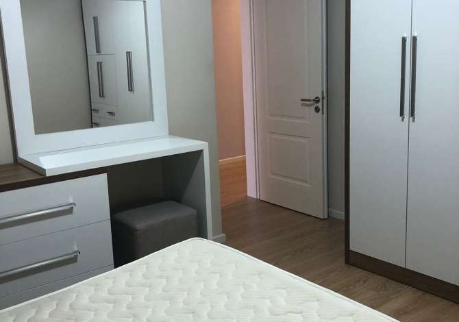 Shtepi me qera Apartament ne Tirane, 2+1, Mobilimi E mobiluar, Pagesa 550  Euro.
