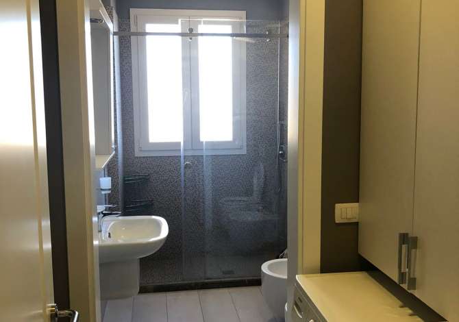 Shtepi me qera Apartament ne Tirane, 2+1, Mobilimi E mobiluar, Pagesa 550  Euro.