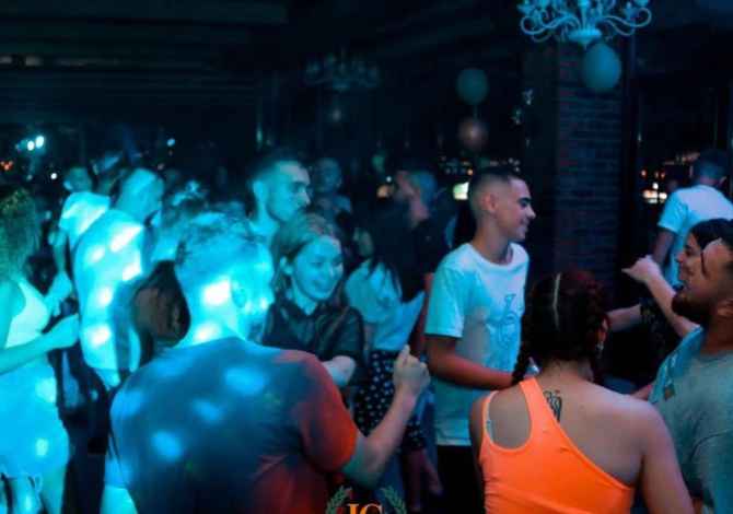 Njoftime Pune ne Durres, Profesioni Hostes , kamariere  , , Pagesa Me Marreveshje.