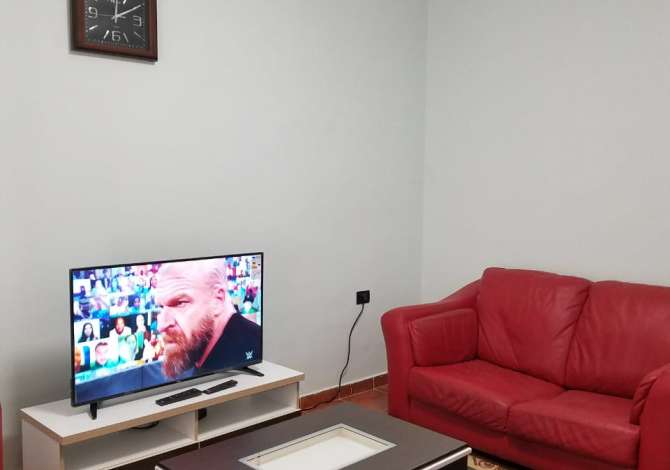 Shtepi me qera  ne Tirane, 3+1, Mobilimi E mobiluar, Pagesa 400  Euro.