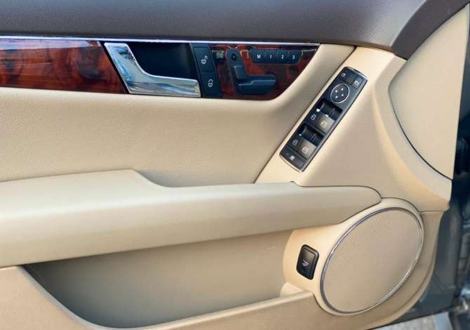 Makina ne shitje ne Tirane, Mercedes-Benz, 2010 gasoline-gas,Kambio Automatik Pagesa 8,699  Euro.