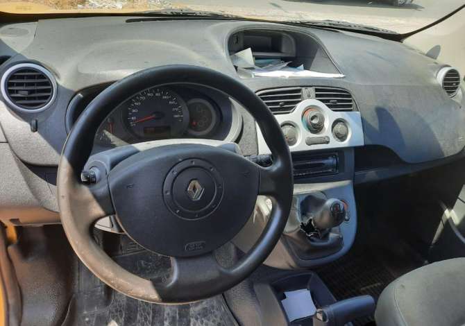 Makina ne shitje ne Tirane, Renault, 2012 Diesel,Kambio Manual Pagesa 4,500  Euro.