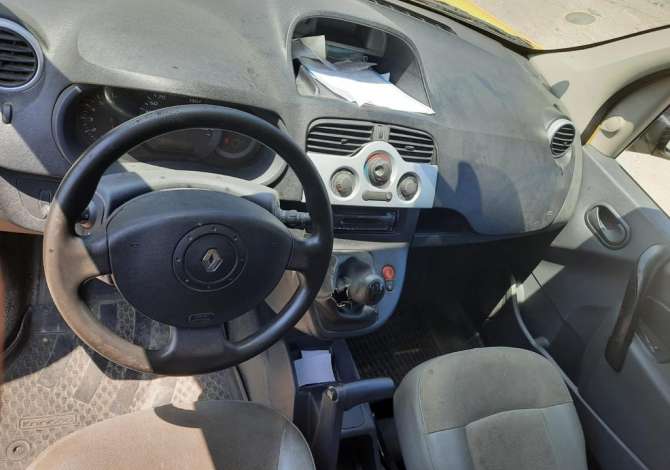 Makina ne shitje ne Tirane, Renault, 2012 Diesel,Kambio Manual Pagesa 4,500  Euro.