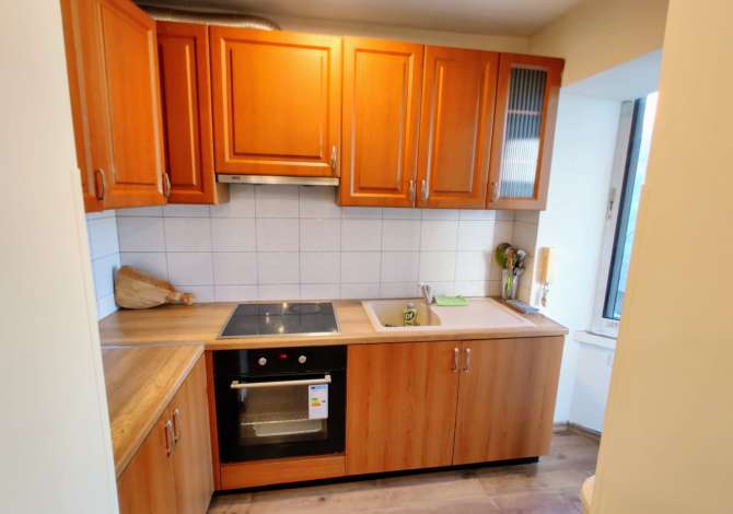 Shtepi ne shitje  ne Tirane, 3+1, Mobilimi E mobiluar, Pagesa 150,000  Euro.