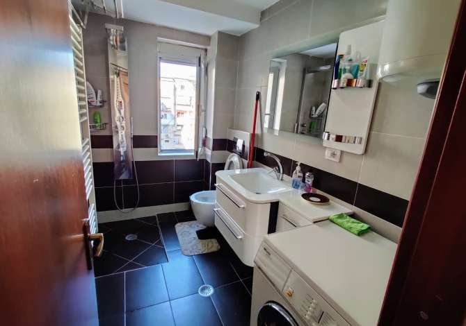 Shtepi ne shitje  ne Tirane, 3+1, Mobilimi E mobiluar, Pagesa 150,000  Euro.