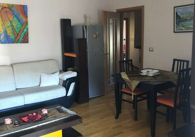 Shtepi me qera 2+1 ne Tirane - 450 Euro