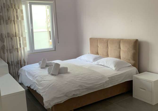 Shtepi me qera  ne Tirane, 1+1, Mobilimi E mobiluar, Pagesa 400  Euro.