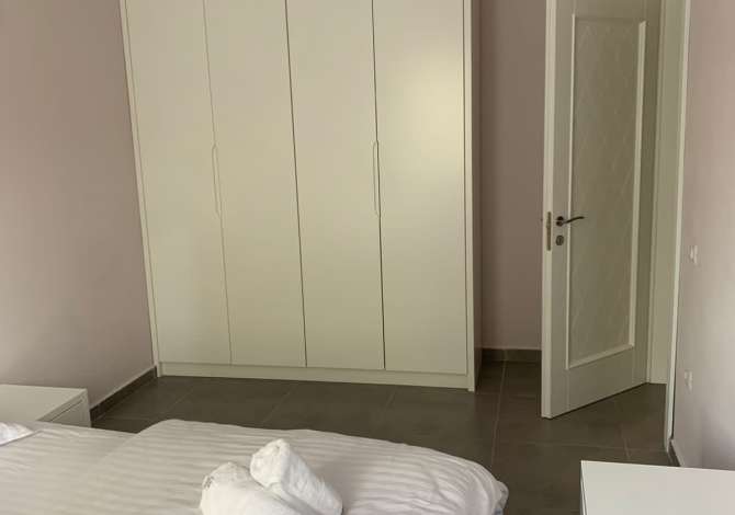 Shtepi me qera  ne Tirane, 1+1, Mobilimi E mobiluar, Pagesa 400  Euro.