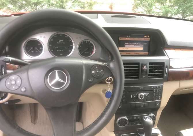 Makina ne shitje ne Tirane, Mercedes-Benz, 2010 gasoline-gas,Kambio Automatik Pagesa 11,000  Euro.
