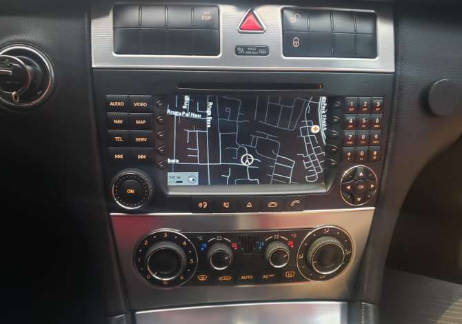 Makina ne shitje ne Tirane, Mercedes-Benz, 2004 Diesel,Kambio Automatik Pagesa 4,000  Euro.