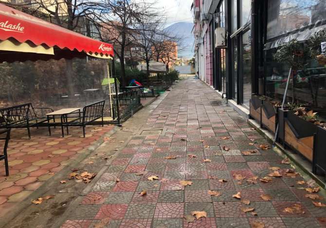 Shitet biznesi ne Rrugen 5 Maj 