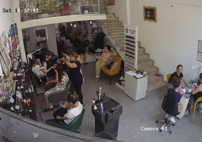 Njoftime Pune ne Tirane, Profesioni estetiste per thonjte, parukiere  , Me eksperience, Pagesa 50,000  Leke.