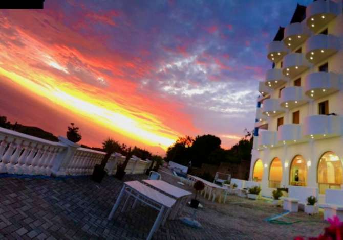 Njoftime Pune ne Sarande, Profesioni Shef kuzhine  -Ndihmes kuzhunier  -Picajol  -Barist  -Kamarier  -Sanitare , Me eksperience, Pagesa 180,000  Leke.