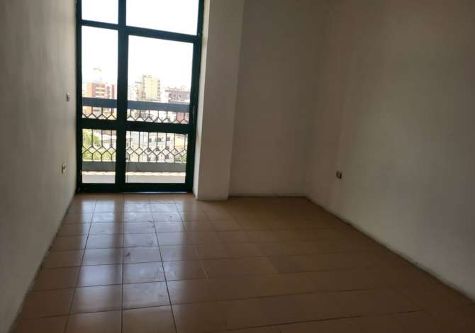 Shtepi me qera Duplex(shtepi me 2 kate) ne Tirane, 4+1, Mobilimi Bosh, pa mobiluar, Pagesa 60,000  Leke.