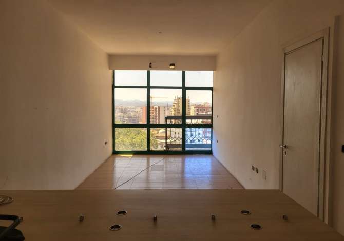 Shtepi me qera Duplex(shtepi me 2 kate) ne Tirane, 4+1, Mobilimi Bosh, pa mobiluar, Pagesa 60,000  Leke.