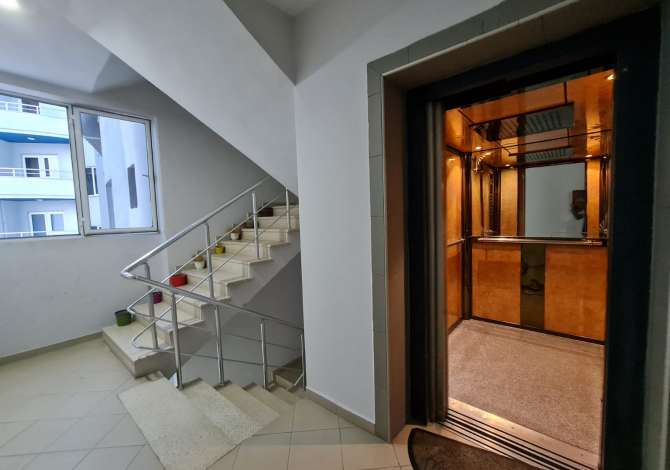 Shtepi ne shitje Apartament ne Pogradec, 1+1, Mobilimi E mobiluar, Pagesa 260,000  Euro.