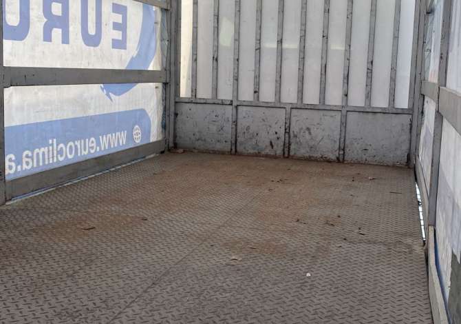 Makina ne shitje ne Tirane, Mercedes-Benz, 2005 Diesel,Kambio Automatik Pagesa 15,000  Euro.