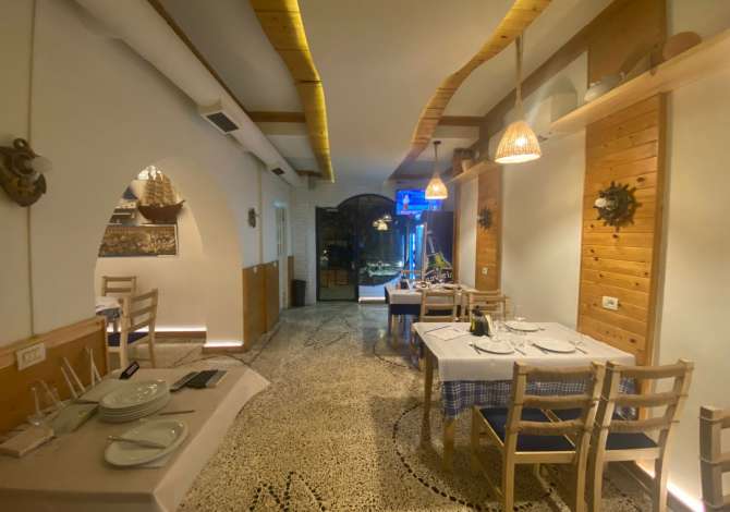 Njoftime Pune ne Tirane, Profesioni Kamarier, Ndihmes Kuzhuniere, Sanitare  , Pa Eksperience, Pagesa 40,000  Leke.