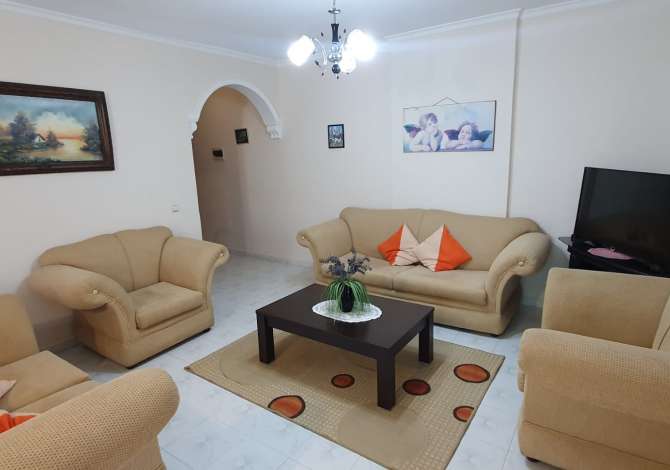 Shtepi me qera 2+1 ne Tirane - 430 Euro