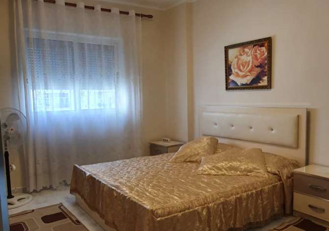 Shtepi me qera Apartament ne Tirane, 2+1, Mobilimi E mobiluar, Pagesa 430  Euro.