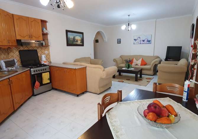 Shtepi me qera Apartament ne Tirane, 2+1, Mobilimi E mobiluar, Pagesa 430  Euro.