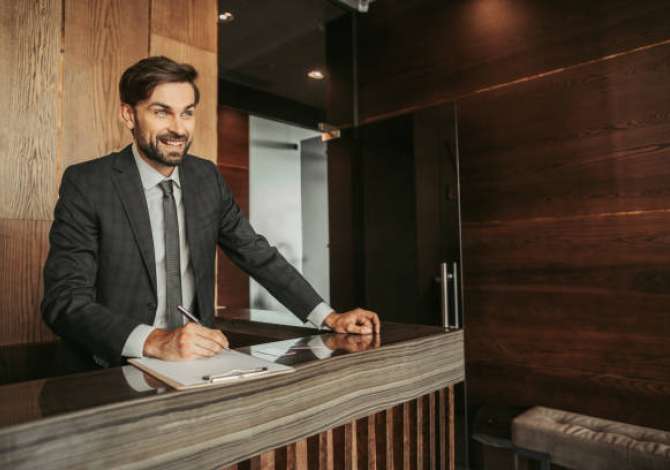Njoftime Pune Recepsionist(M)