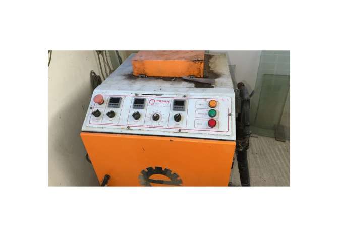 Shitet Makineri per dopio xham