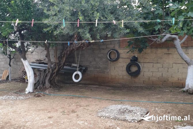 Shtepi ne shitje Shtepi Private ne Vlore, 3+1, Mobilimi Pjeserisht e mobiluar, Pagesa 450,000  Euro.