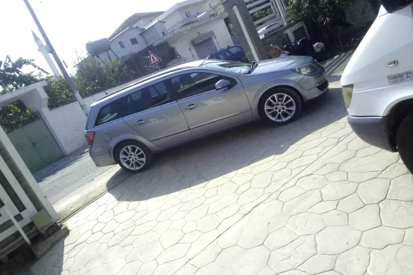 Auto in Vendita a Tirana - 1,800 Euro