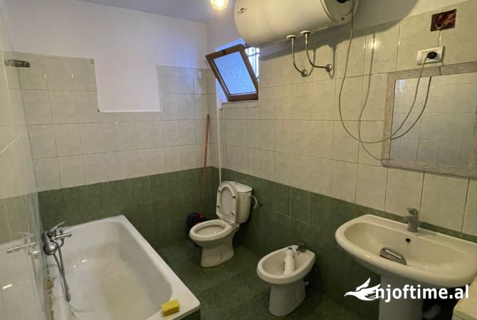 Shtepi me qera Apartament ne Tirane, 1+1, Mobilimi E mobiluar, Pagesa 35,000  Leke.