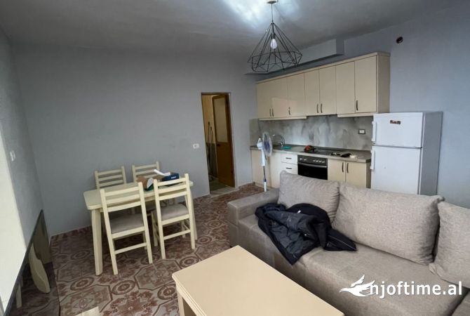 Shtepi me qera 1+1 ne Tirane - 35,000 Leke