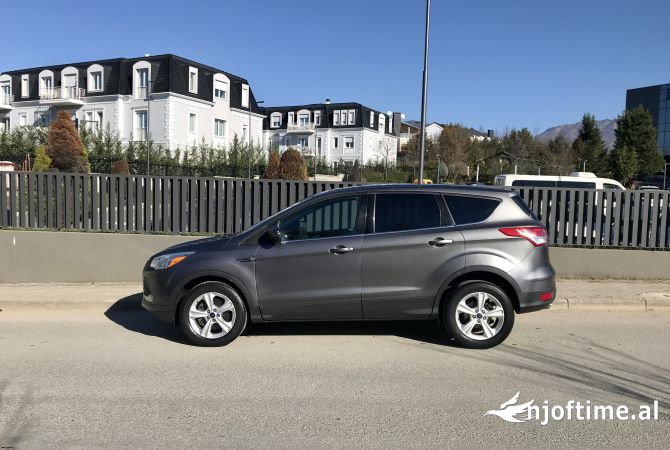 Makina ne shitje  ne Tirane - 9,000 Euro