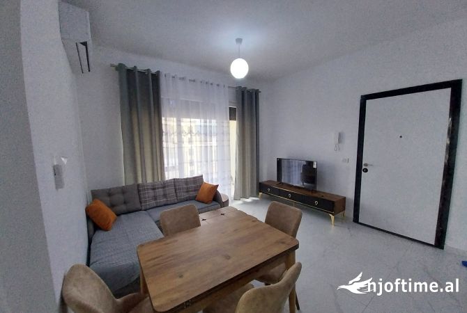 Shtepi me qera 1+1 ne Tirane - 50,000 Leke