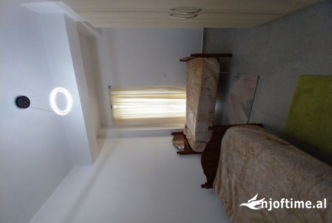 Shtepi me qera Apartament ne Tirane, 2+1, Mobilimi E mobiluar, Pagesa 50,000  Leke.