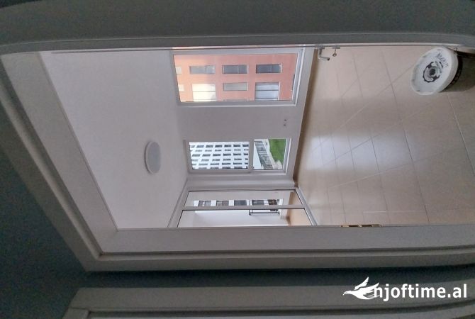 Shtepi me qera Apartament ne Tirane, 2+1, Mobilimi Pjeserisht e mobiluar, Pagesa 500  Euro.