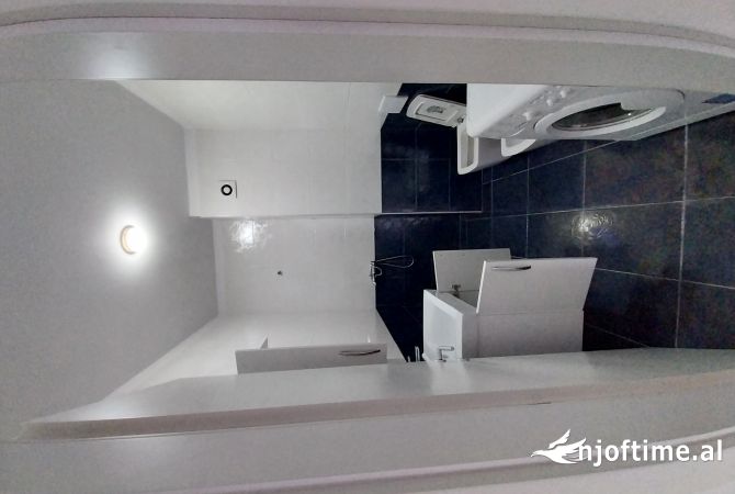 Shtepi me qera Apartament ne Tirane, 2+1, Mobilimi Pjeserisht e mobiluar, Pagesa 500  Euro.