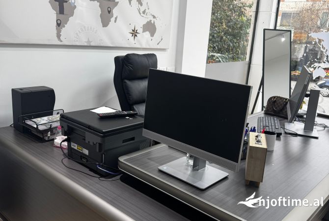 Different articles  in Tirana - 2,500 Euro