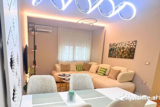 Shtepi me qera 1+1 ne Tirane - 90,000 Leke