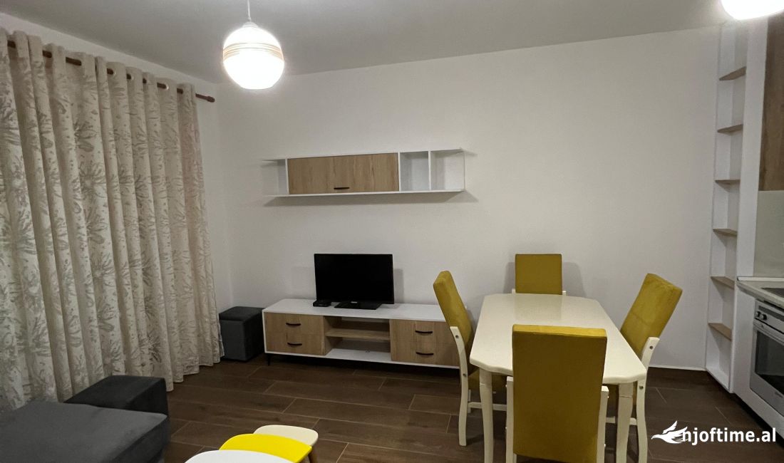 Shtepi me qera Apartament ne Tirane, 1+1, Mobilimi E mobiluar, Pagesa 450  Euro.