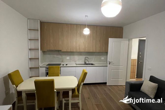 Shtepi me qera Apartament ne Tirane, 1+1, Mobilimi E mobiluar, Pagesa 450  Euro.