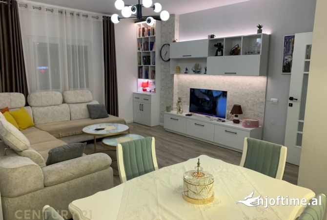 Shtepi me qera 2+1 ne Tirane - 1,000 Euro