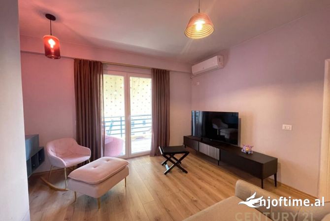 Shtepi me qera 2+1 ne Tirane - 700 Euro
