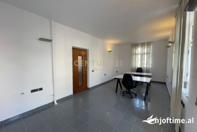Ambient biznesi me qera 1+1 ne Tirane - 550 Euro
